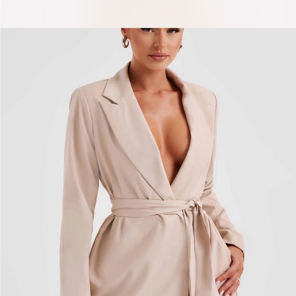 Elegant Cream Blazer for Women
